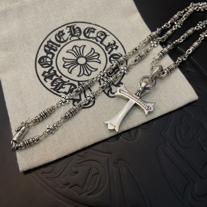 Ch*0me He**ts necklaces